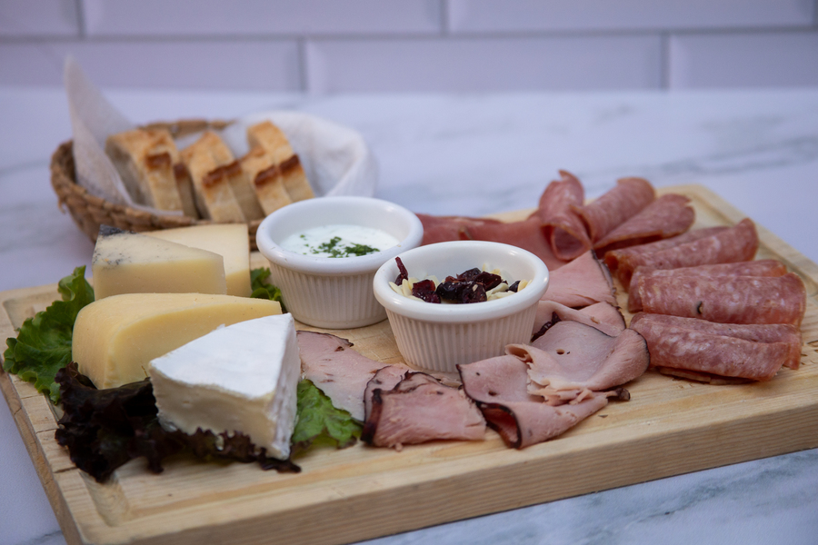 TABLAS DE QUESOS Y CARNES FRÍAS GOURMET SERVIDAS EN HEIDI'S